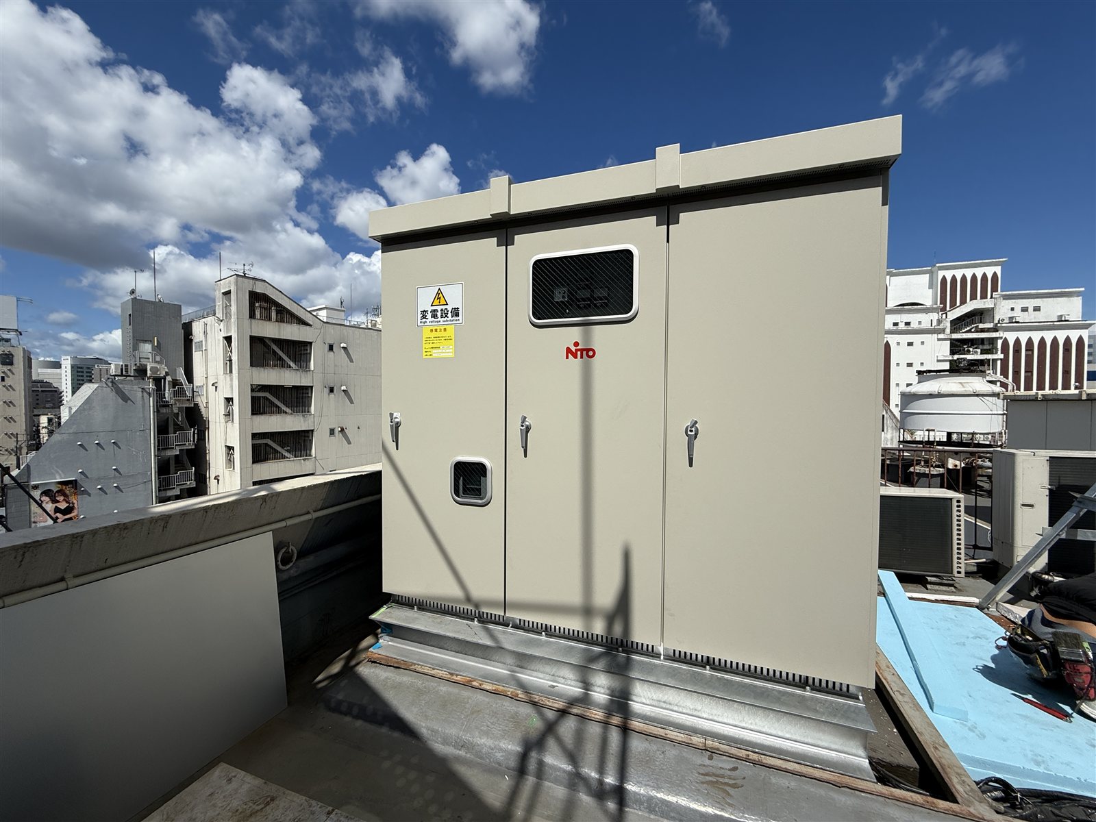 屋上キュービクル設置